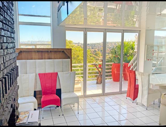 5 BEDROOM HOUSE FOR SALE IN GLENVISTA
